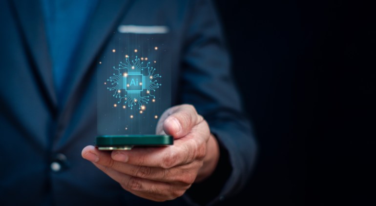 shutterstock_2298851863-1710505487 هاتف مدعوم بالذكاء الاصطناعي يحل مشكلة عدم توافر هاتف ذكي أو إنترنت