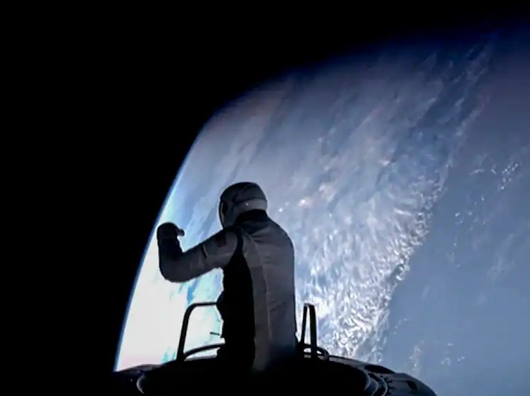 untd8a8itled-1726379256 رائد الأعمال غاريد إيسكمان أول شخص مدني يسير في الفضاء (ناسا)