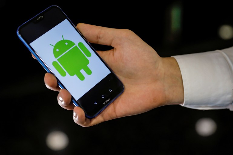 2019-05-20t130id-1717855934 An Android logo is displayed on a Huawei smartphone in this illustration picture May 20, 2019. REUTERS/Marko Djurica/Illustration