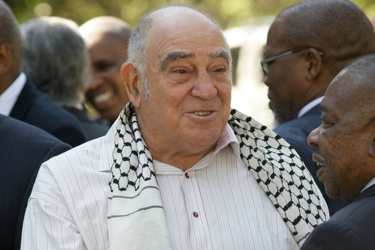 epa05877209 South African politician and former Minister for Intelligence Services Ronnie Kasrils attends the funeral of anti-apartheid activist Ahmed Kathrada, at West Park Cemetery in Johannesburg, South Africa, 29 March 2017. The veteran South African anti-apartheid activist and politician Ahmed Kathrada passed away on 28 March at age 87, after a complication with a recent medical operation. Kathrada will be buried on 29 March at the West Park Cemetery in Johannesburg. EPA/KEVIN SUTHERLAND