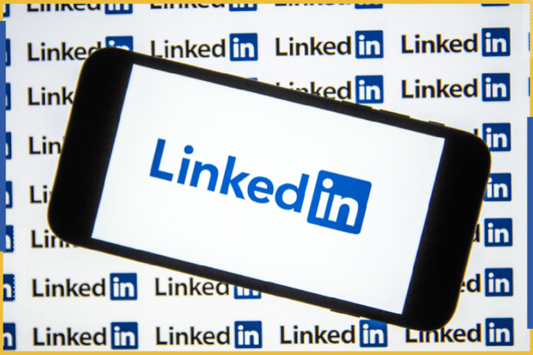 d8b5d988d8b1d8a9-d8afd8a7d8aed984d98ad8a9-49 LinkedIn - - ANKARA, TURKEY - MARCH 3: In this photo illustration a mobile phone screen displays LinkedIn logo in Ankara, Turkey on March 3, 2020.