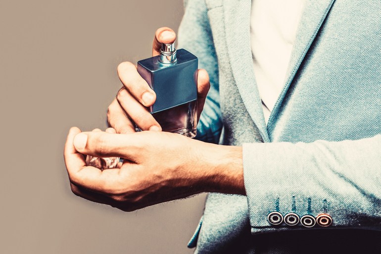 oo5-1719588311 اختيار العطر المناسب للصيف