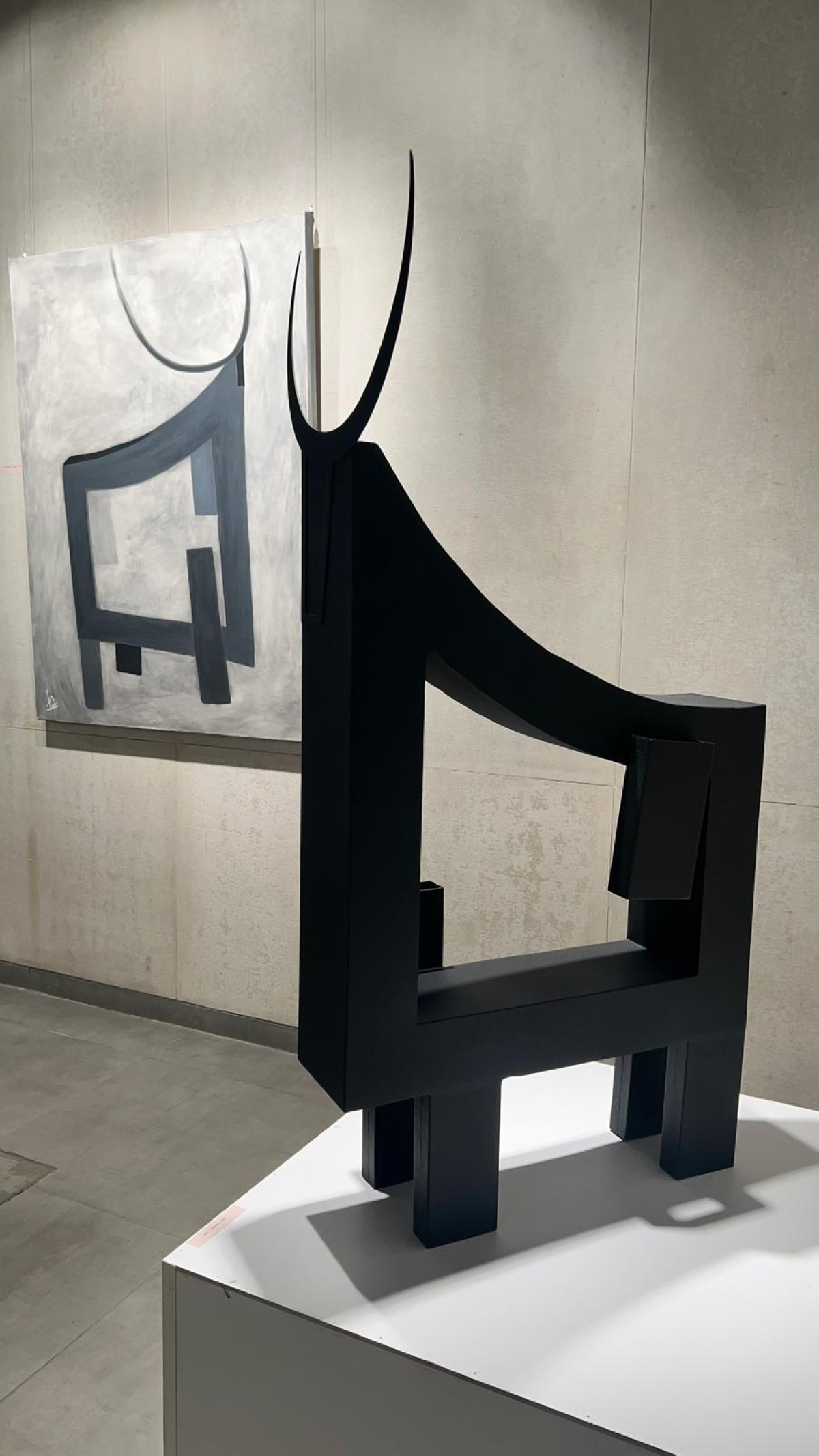 382253 جانب من الأعمال المعروضة