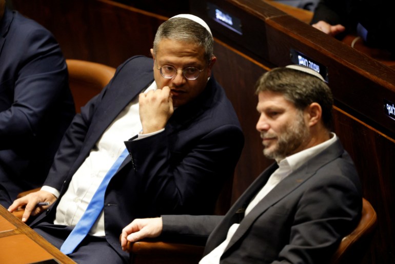 58465-1724868502 إيتمار بن غفير و بتسلئيل سموتريش Right-wing Knesset members Itamar Ben-Gvir and Bezalel Smotrich attend a special session at the Knesset Israel's parliament, to approve and swear in a new right-wing government, in Jerusalem December 29, 2022. REUTERS/Amir Cohen/Pool