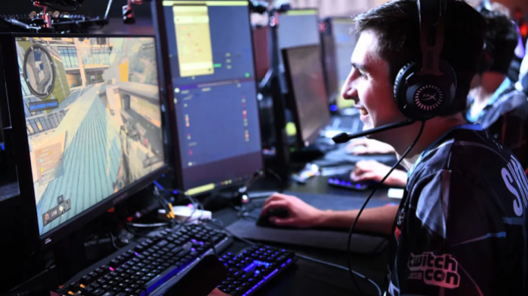 d985d8a7d98ad983d984-d8acd8b1d8b2d98ad8b3d98ad983-1729330956 مايكل جرزيسيك لاعب فيديو كندي وواحد من أبرز الأسماء في عالم الألعاب الإلكترونية والبث المباشر.