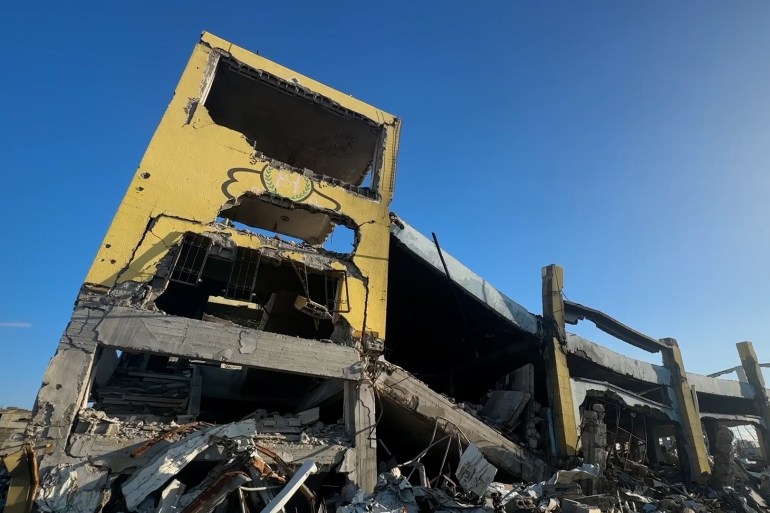 dqwds1-1737984979 الحلويات نموذجا.. هكذا دمرت الحرب الإسرائيلية 40 عاما من الصناعة بغزة