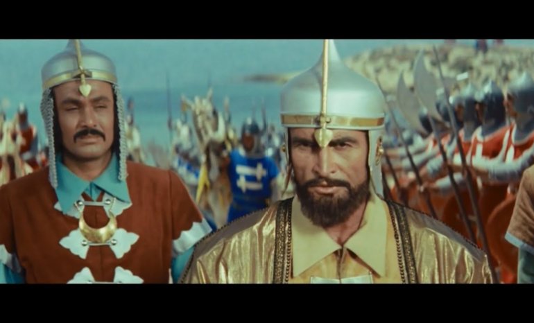 maxresdefault-7-1735634412 لا يشير فيلم شاهين إلى إسرائيل، لأن الأغلب في رأيي هو أن الدعاية الناصرية لم تكن ترغب في نكأ الجرح وتذكرة الجماهير بانتصار عسكري حققه الجار الإسرائيلي رغم حداثة عهده