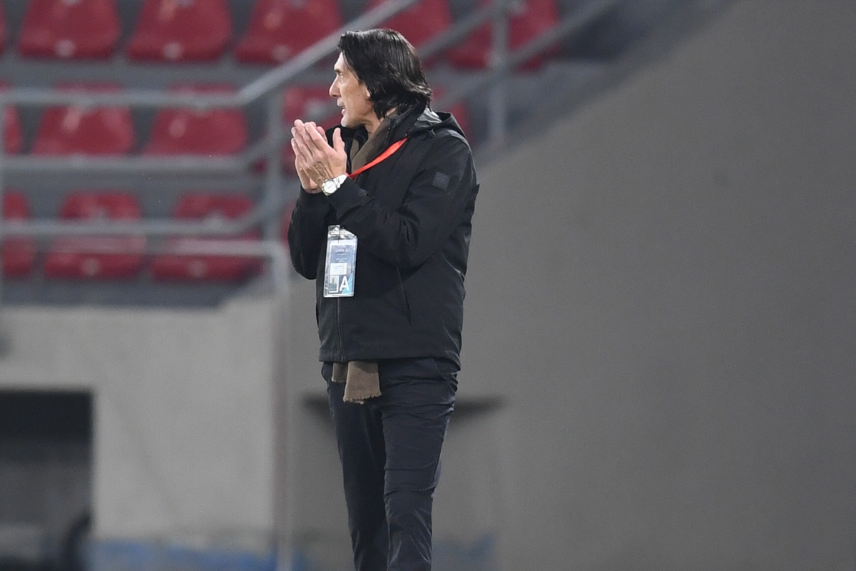 391088 مدرب الفريق الأول لكرة القدم بنادي الكويت، المونتينيغري نيبوشا