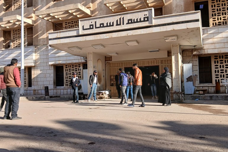 بوابة قسم الإسعاف في المشفى الوطني