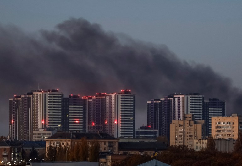 d8a8d98ad9824-2-1740474274 Smoke rises in the sky over the city after a Russian drone strike, amid Russia's attack on Ukraine, in Kyiv, Ukraine November 7, 2024. REUTERS/Gleb Garanich