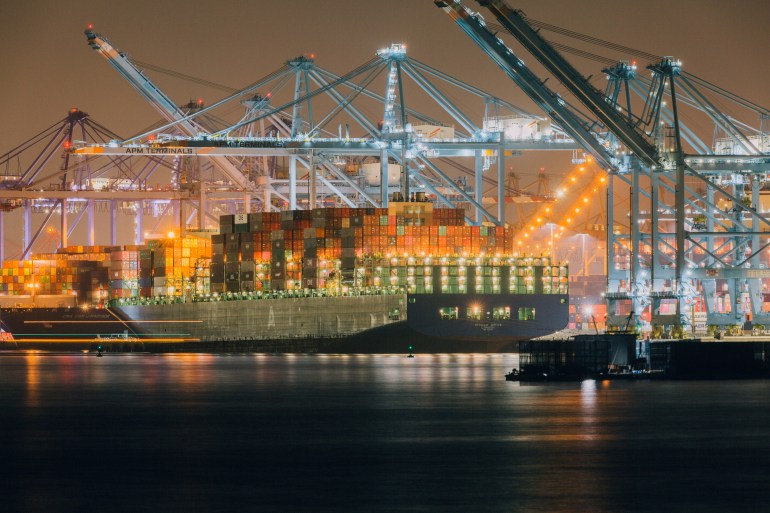 global-shipping-chaos-1-3