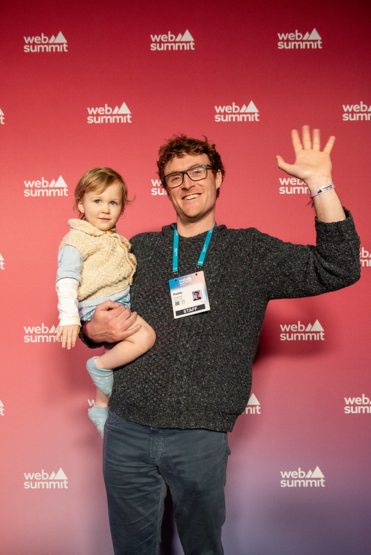 بادي يؤكد أن البشر كائنات اجتماعية، ولديها الحاجة الفطرية للتفاعل المباشر (قمة الويب)