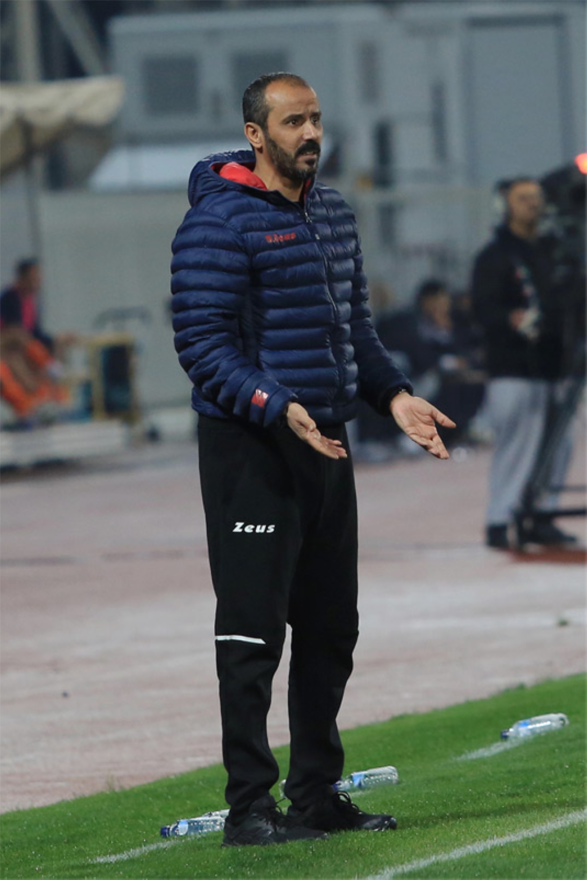 مدرب الفريق الأول لكرة القدم بنادي الجهراء محمد دهيليس