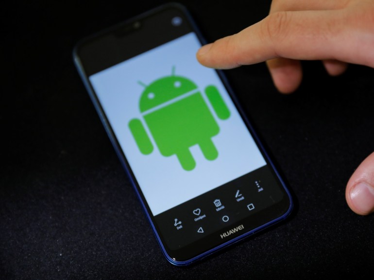 64945080-8d01-4ec1-90b8-3afca54b593e Android logo is displayed on a Huawei smartphone in this illustration picture May 20, 2019. REUTERS/Marko Djurica/Illustration