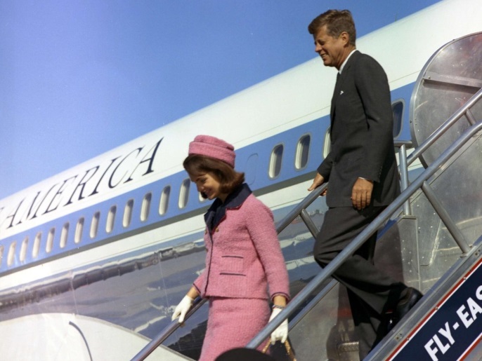Former U.S. President John F. Kennedy and first lady Jacqueline Kennedy descend the stairs from Air Force One after arriving at Love Field in Dallas,Texas, in this handout image taken on November 22, 1963. Friday, November 22, 2013, will mark the 50th anniversary of the assassination of President Kennedy. REUTERS/Cecil Stoughton/The White House/John F. Kennedy Presidential Library (UNITED STATES: Tags: POLITICS ANNIVERSARY) ATTENTION EDITORS - THIS IMAGE WAS PROVIDED BY A THIRD PARTY. FOR EDITORIAL USE ONLY. NOT FOR SALE FOR MARKETING OR ADVERTISING CAMPAIGNS. THIS PICTURE IS DISTRIBUTED EXACTLY AS RECEIVED BY REUTERS, AS A SERVICE TO CLIENTS