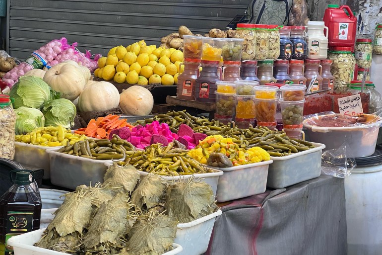 pic-22219-1740519104 كم تبلغ تكلفة السلّة الغذائية الرمضانية في دمشق؟ وهل يكفي الدخل لتأمين الاحتياجات؟ المصدر: الجزيرة نت