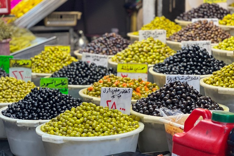 pic-22229-1740519182 كم تبلغ تكلفة السلّة الغذائية الرمضانية في دمشق؟ وهل يكفي الدخل لتأمين الاحتياجات؟ المصدر: الجزيرة نت