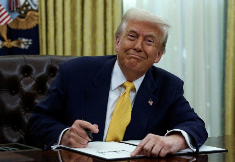 reuters-1776714373_1021c2-1742427065-2 FILE PHOTO: FILE PHOTO: U.S. President Donald Trump signs an executive order in the Oval Office of the White House in Washington, D.C., U.S., March 7, 2025. REUTERS/Evelyn Hockstein/File Photo/File Photo