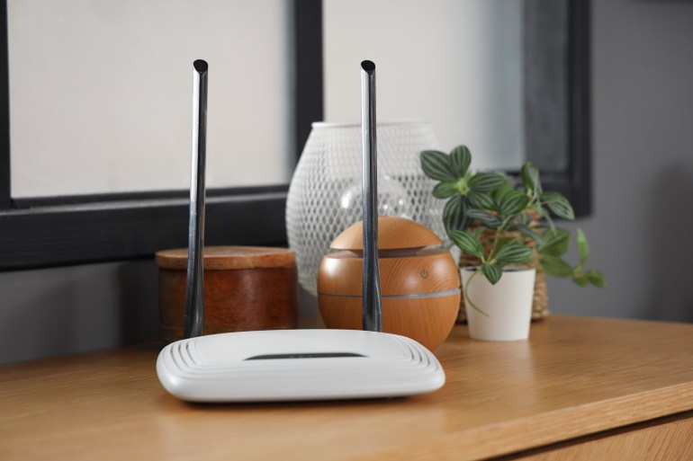 shutterstock_2464128527-1731930028 home internet wi fi