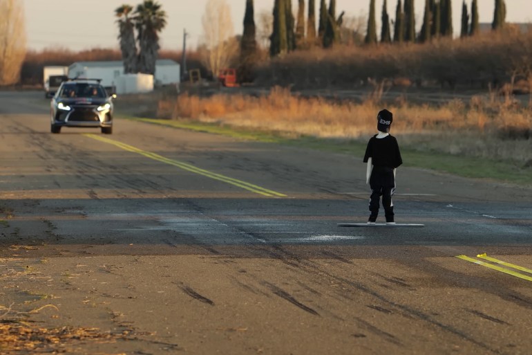سيارة ذاتية القيادة لقطة شاشة يوتيوب - @MarkRober