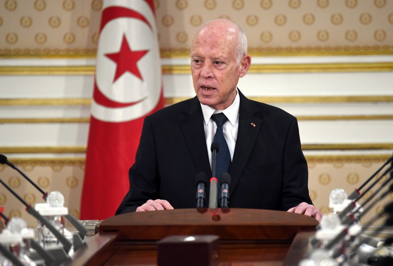 1-1742663243 صورة للرئيس قيس سعيد أثناء اجتماعه بمجلس الأمن القومي/قصر قرطاج/العاصمة تونس/(صفحة رئاسة الجمهورية)