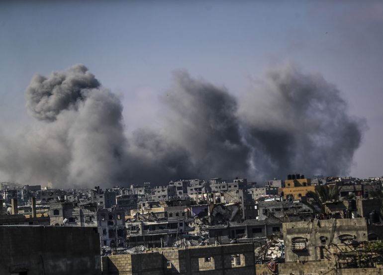 37683023-1745286228-1 Smoke rises over Eastern Gaza following Israeli attacks