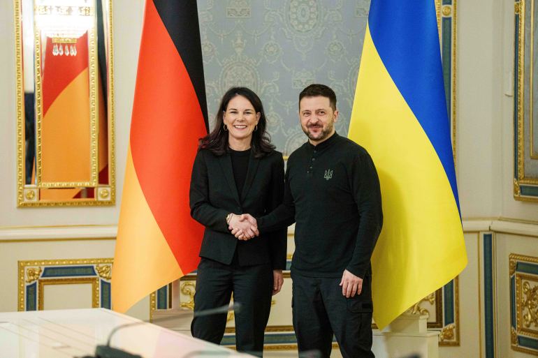 ap-1752190025_eac4bc-1743539865 German Foreign Minister Annalena Baerbock shakes hands with Ukrainian President Volodymyr Zelenskyy in Kyiv, Ukraine, Tuesday, April 1, 2025. (AP Photo/Evgeniy Maloletka)