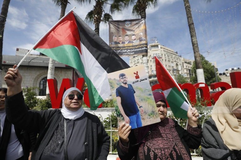 d8b1d8a7d985-d8a7d984d984d987-1-1744827384 فلسطين-رام الله-16 أبريل 2025 - مسيرة ووقفة بمناسبة يوم الأسير الفلسطيني (المصدر: هيئة شؤون الأسرى)