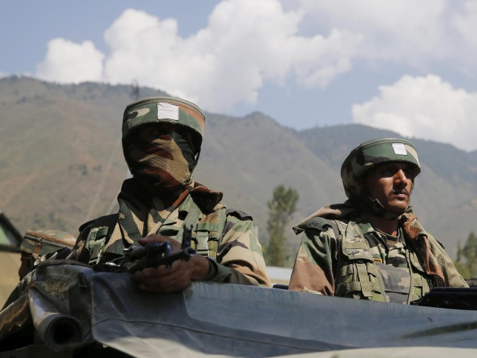 f9beee2b-722d-4c40-a77b-f89cbf66fbf0 Indian army soldiers return back to their base camp after a gun fight with suspected militants at village Aragam, in Bandipora, some 70 kilometers north of Srinagar, the summer capital of Indian Kashmir, 22 September2016. One suspected militant was killed in a gun battle with government forces early morning. According to local news reports, scores of youth were injured during clashes in Aragam area of Bandipora district. The clashes erupted after people started demandin