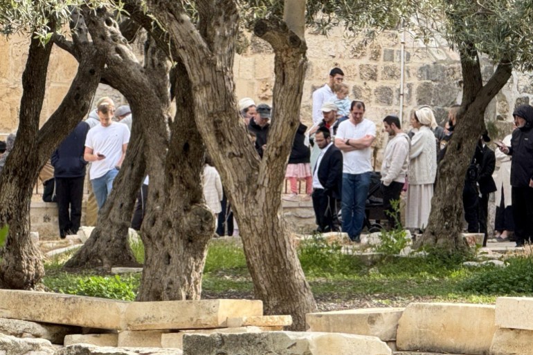 gettyimages-2209807597-1744734671 JERUSALEM - APRIL 15: Hundreds of activist Jews continue to raid the Dome of the Rock under the protection of Israeli police during Passover, a major Jewish holiday, in Jerusalem on April 15, 2025. (Photo by Gazi Samad/Anadolu via Getty Images)
