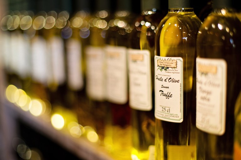 olive-oile2-1718898215 Olive oil, Truffle oil, Mediterranean image. Free for use.