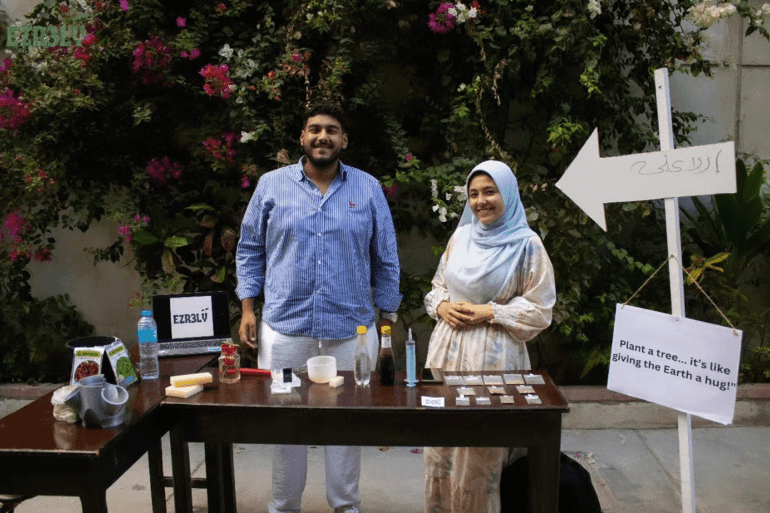 _ندى وزملائها يواصلون شرح أهمية الزراعة العمودية مع محاولة نشرها على مستوى المحافظات المصرية (1) (1)