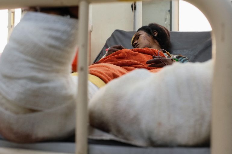 reuters_680e0b0d-1745750797 An injured woman recovers in a hospital bed following a drone strike, in Atbara, River Nile State, Sudan, April 25, 2025. REUTERS/El Tayeb Siddig