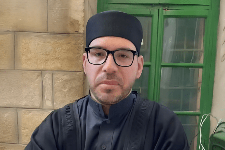 snapedit_1744056574886-1744056642 مدير الحرم الإبراهيمي في الخليل الشيخ معتز ابو سنينة