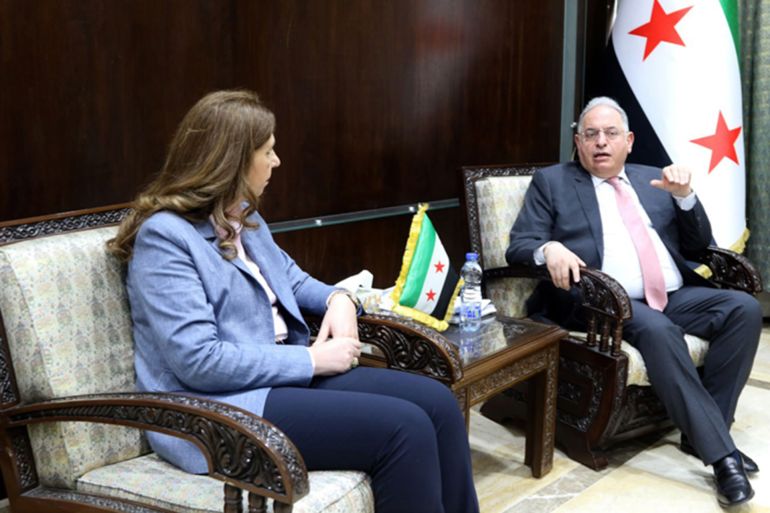 المالية والإسكوا يتفقان على تشكيل فريق عمل لدعم التمويل الأصغر والمشروعات الصغيرة والمتوسطة - المصدر: سانا