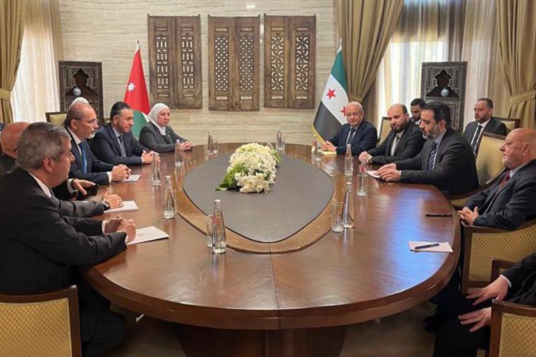اجتماع وزير الخارجية وشؤون المغتربين أيمن الصفدي والوفد المرافق مع وزير الخارجية والمغتربين أسعد الشيباني والوفد المرافق