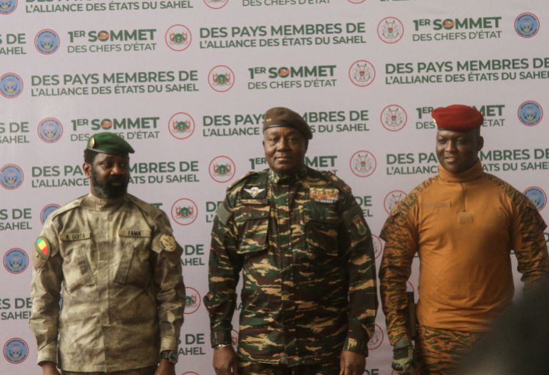 pic-from-n1-1744262948 Heads of state of Mali's Assimi Goita, Niger's General Abdourahamane Tiani and Burkina Faso's Captain Ibrahim Traore pose for photographs during the first ordinary summit of heads of state and governments of the Alliance of Sahel States (AES) in Niamey, Niger July 6, 2024. REUTERS/Mahamadou Hamidou