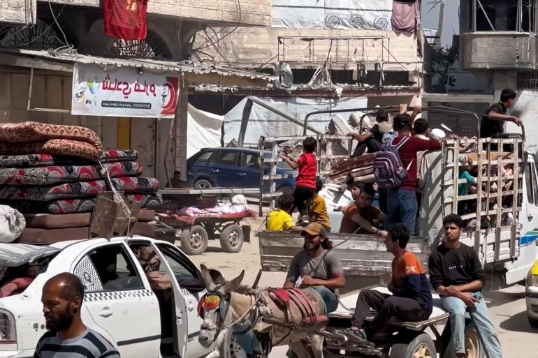 d986d8b2d988d988d8ad7-1747415591 نزحت عائلات بأكملها من مدينة بيت لاهيا شمال قطاع غزة