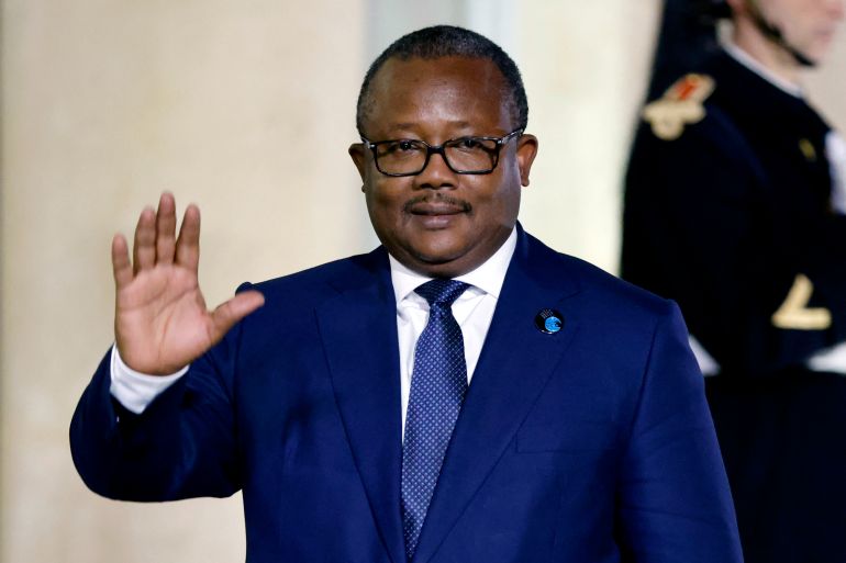000_9xr4tu In this file photo taken on November 11, 2021 Guinea-Bissau's President Umaro Sissoco Embalo arrives for a dinner at the Elysee Presidential Palace in Paris, as part of the 'Paris Peace Forum'. - Sustained gunfire was heard on Tuesday near the seat of government in Bissau, the capital of the small coup-prone West African state of Guinea-Bissau, AFP reporters said. (Photo by Ludovic MARIN / AFP)