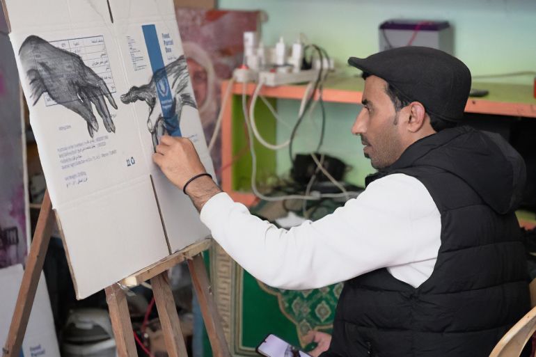 أحمد مهنا - فنان يرسم الجوع والأمل: 100 لوحة من غزة تجوب أوروبا لتسليط الضوء على الأزمة الإنسانية منظمة الغذاء العالمي - wfp.org