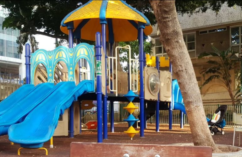 A photo of a playground within the Gerry Pencer Park in the Ha’Kirya district of Tel Aviv, just west of the apparent location of Site 81, dated October 2021. Credit: Google Maps user Or Baruch.
