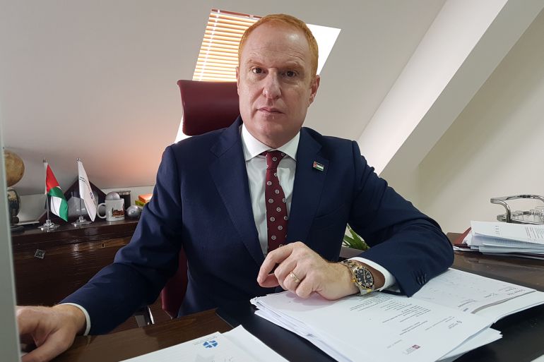 87d987d8a7d8b9-1759240215 المدير التنفيذي لمستشفى المطلع ورئيس قسم علاج الأورام بالإشعاع الطبيب فادي الأطرش