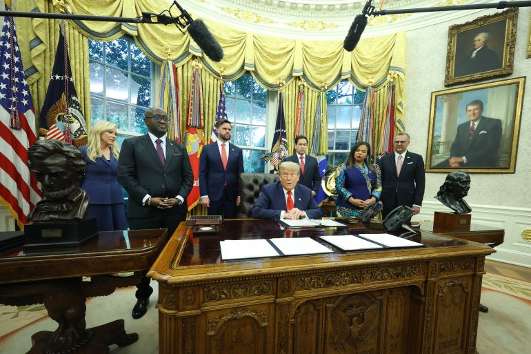 afp_68dffdd72677-1759509975 WASHINGTON, DC - JUNE 27: U.S. President Donald Trump delivers remarks as he meets with Minister of Foreign Affairs and Cooperation of Rwanda Olivier Nduhungirehe and the Foreign Minister of the Democratic Republic of the Congo Thérèse Kayikwamba Wagner in the Oval Office at the White House on June 27, 2025. The meeting took place as a peace agreement brokered by the White House, which hopes to end a conflict in eastern Democratic Republic of Congo, was signed by officials of the two African nations. The leaders were also joined by pastor Paula White-Cain, U.S. Vice President JD Vance and Secretary of State Marco Rubio and Massad Boulos, senior adviser to President Trump. Joe Raedle/Getty Images/AFP (Photo by JOE RAEDLE / GETTY IMAGES NORTH AMERICA / Getty Images via AFP)