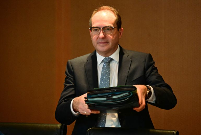 CORRECTION / German Interior Minister Alexander Dobrindt arrives for a weekly meeting of the German cabinet at the Chancellery in Berlin on October 8, 2025.