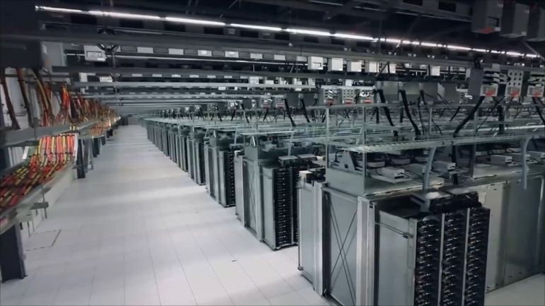 b90fa529-0313-4eb1-92fe-e9a9ffd3271c مخاوف من وجود معظم خوادم مواقع التواصل بأميركا