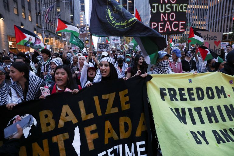 Demonstrators attend a pro-Palestinian protest on the day of the two-year anniversary of the attack on Israel by Hamas, in New York City, U.S., October 7, 2025. REUTERS/Shannon Stapleton