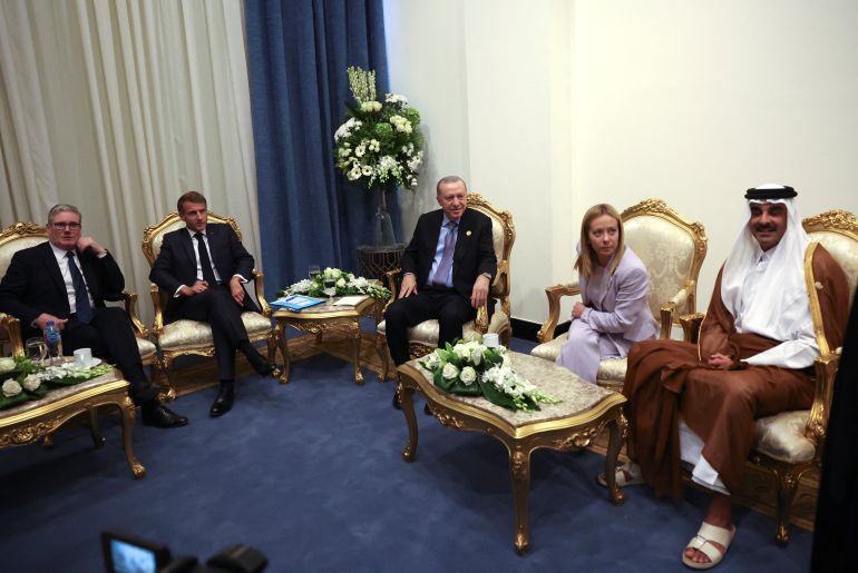 reuters_68ecfa7d-1760361085 British Prime Minister Keir Starmer, French President Emmanuel Macron, Turkey's President Recep Tayyip Erdogan, Italy's Prime Minister Giorgia Meloni and Emir of Qatar Sheikh Tamim ibn Hamad Al Thani meet before attending a world leaders' summit on ending the Gaza war, amid a U.S.-brokered prisoner-hostage swap and ceasefire deal between Israel and Hamas, in Sharm el-Sheikh, Egypt, October 13, 2025. REUTERS/Suzanne Plunkett/Pool