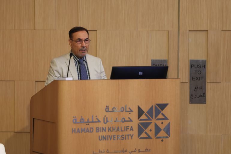 01-1764415440 _مهدي رياضي الأستاذ والعميد المشارك لشؤون البحث العلمي في كلية العلوم الإنسانية والاجتماعية بجامعة حمد بن خليفة، قطر