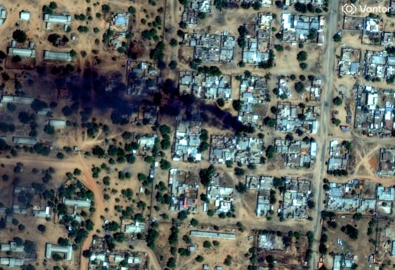 02_closer view of fires_smoke near El Fasher airport_sudan_26oct2025_wv2 المصدر: شركة فانتو الأمريكية (ماكسار سابقًا)
