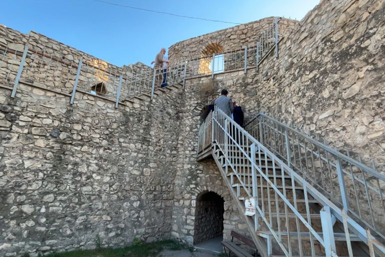 Azerbaycan'ın Karabağ bölgesinde bulunan ve Ermenistan işgalinden kurtarıldıktan sonra restore edilen tarihi Askeran Kalesi, yerli ve yabancı turistleri ağırlıyor.